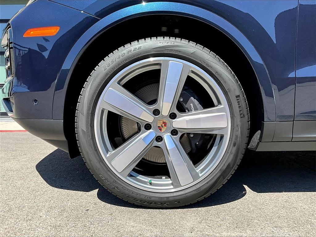 new 2025 Porsche Cayenne car, priced at $105,275