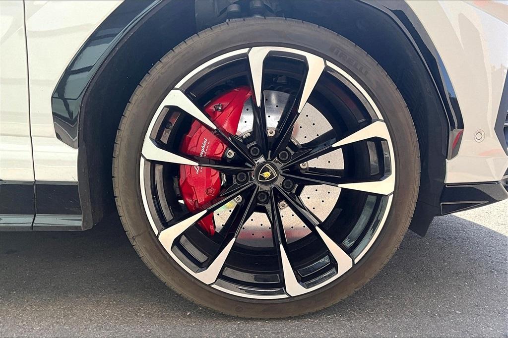 used 2021 Lamborghini Urus car, priced at $219,000