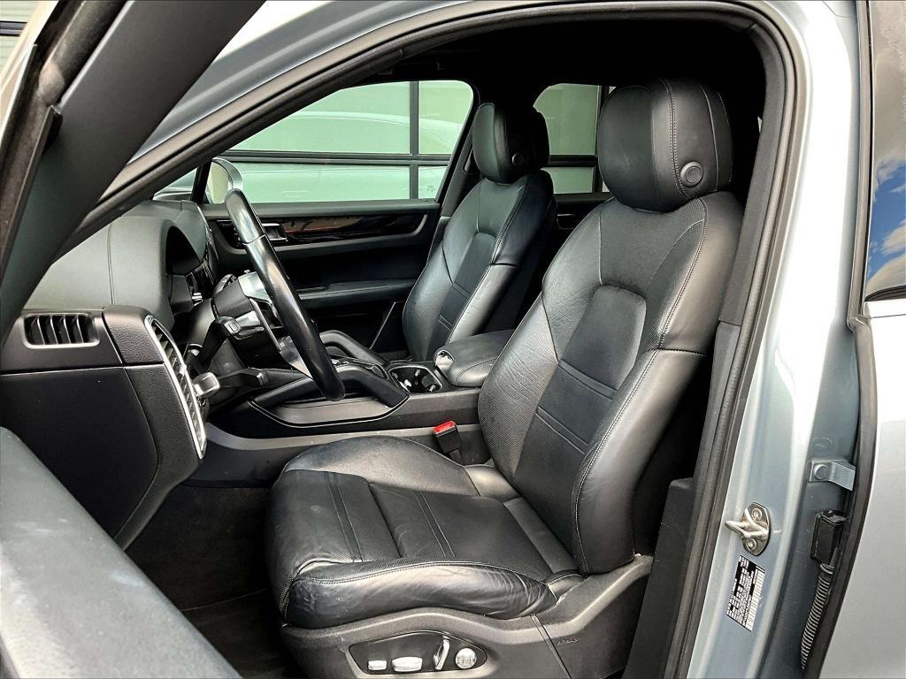 used 2020 Porsche Cayenne car, priced at $42,250