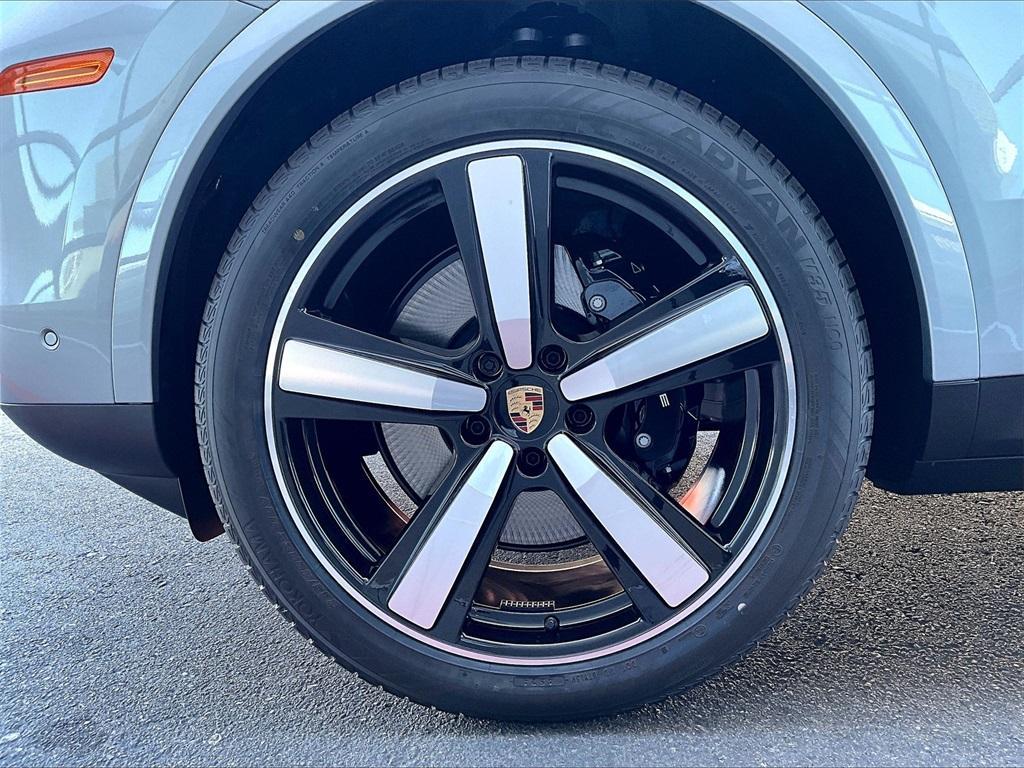 new 2025 Porsche Cayenne car, priced at $116,235