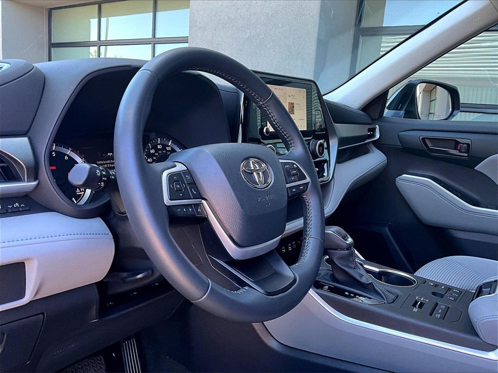 used 2024 Toyota Highlander car, priced at $38,250