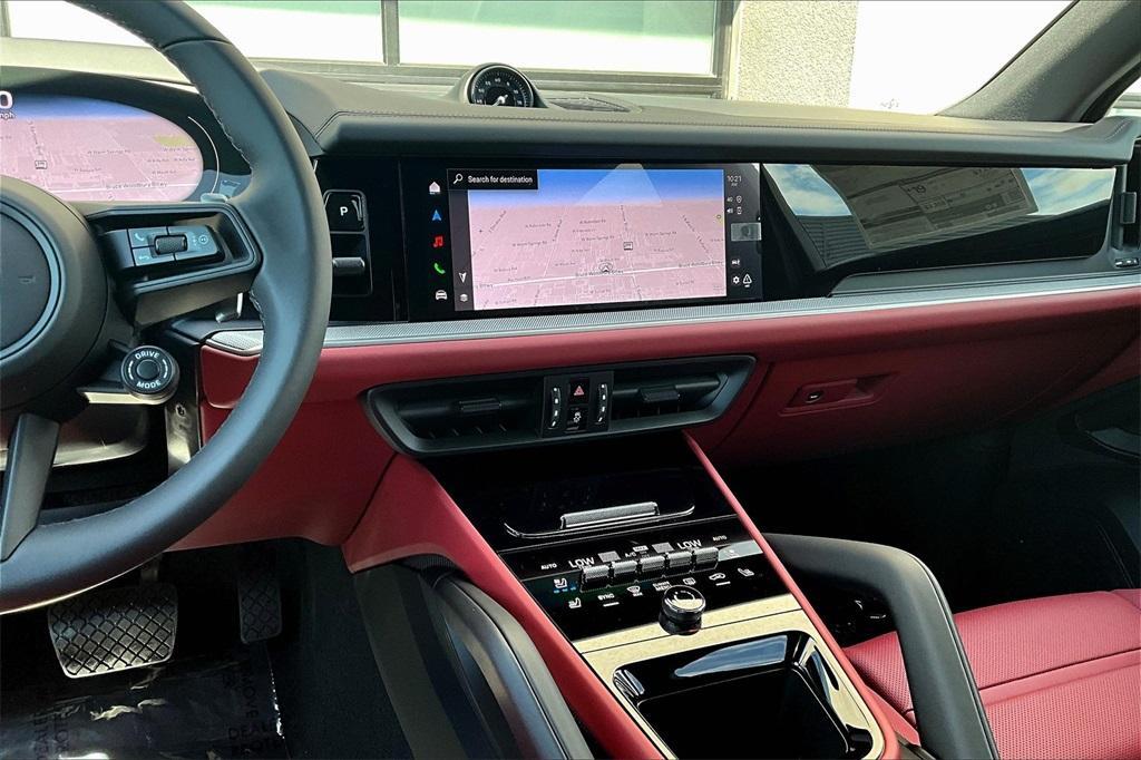 new 2025 Porsche Cayenne car, priced at $113,475