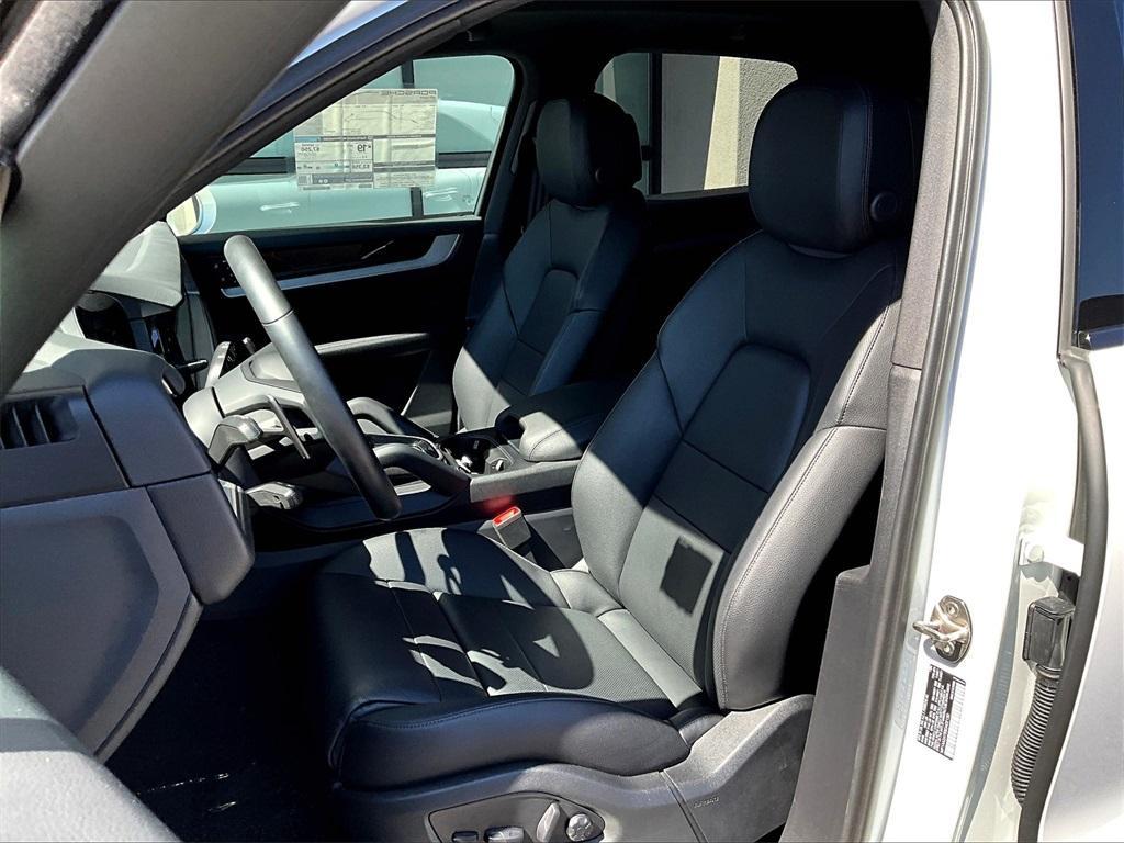new 2025 Porsche Cayenne car, priced at $102,765