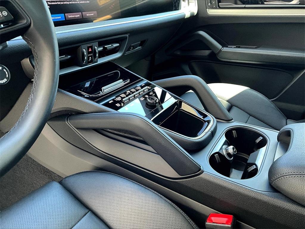 new 2025 Porsche Cayenne car, priced at $102,765