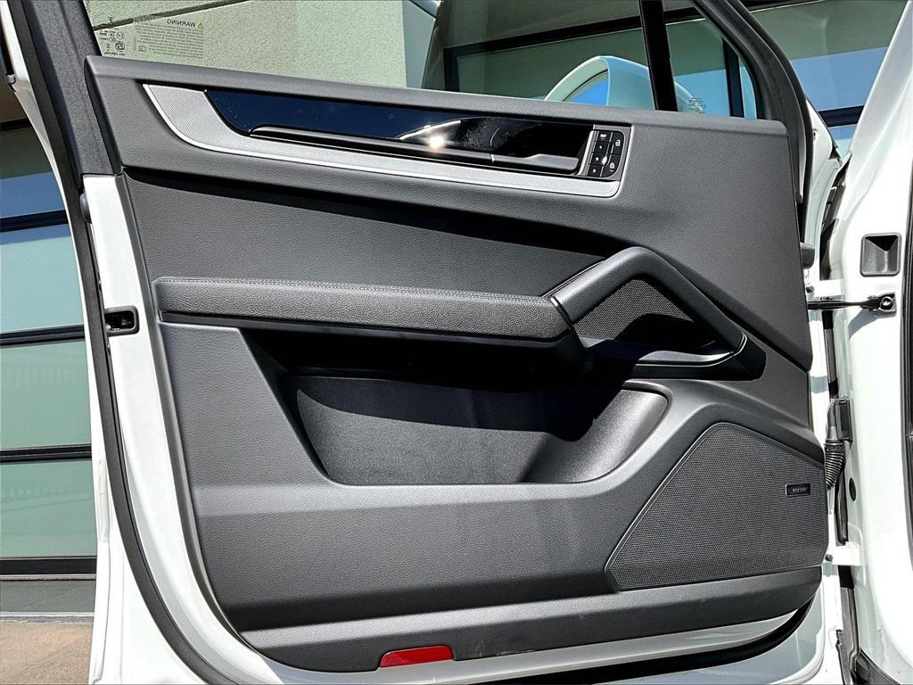 new 2025 Porsche Cayenne car, priced at $94,725
