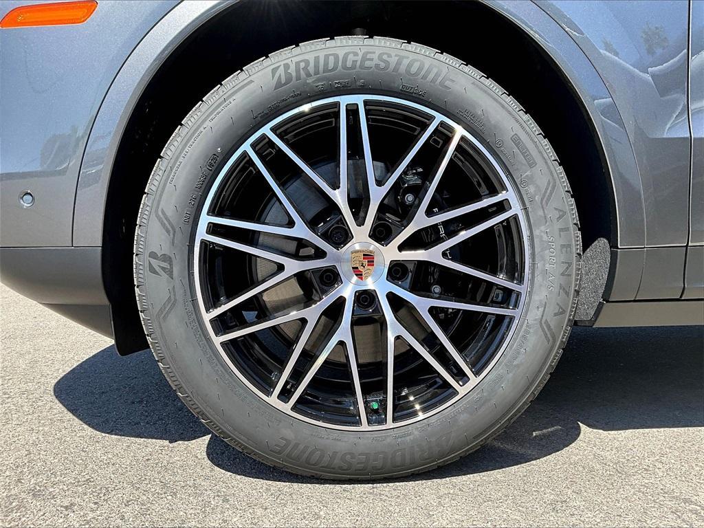 new 2025 Porsche Cayenne car, priced at $101,815