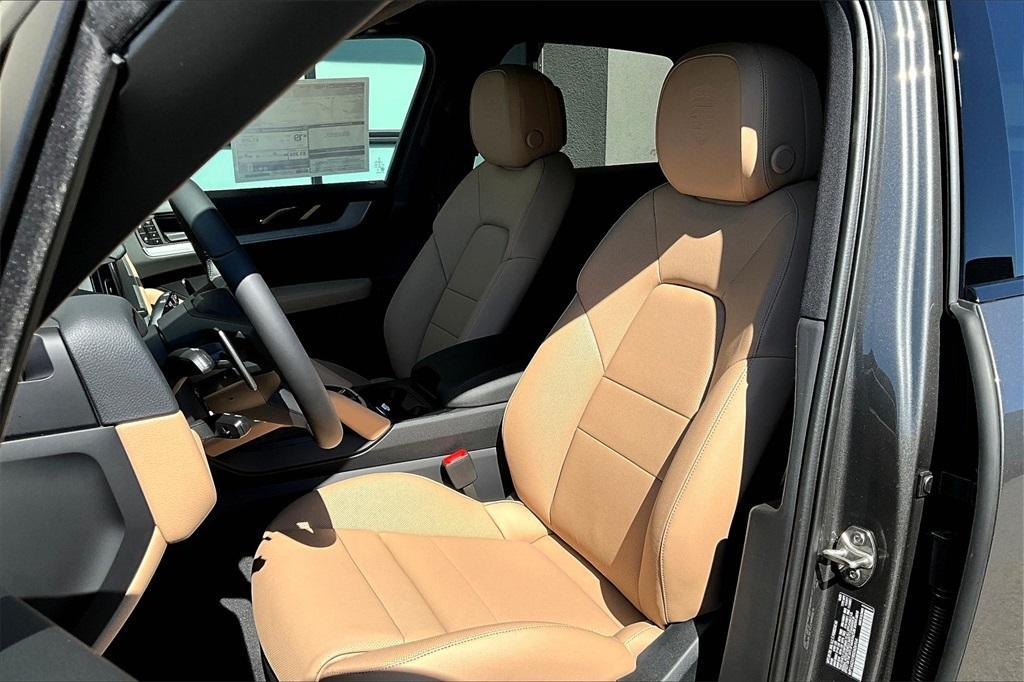 new 2025 Porsche Cayenne car, priced at $101,815