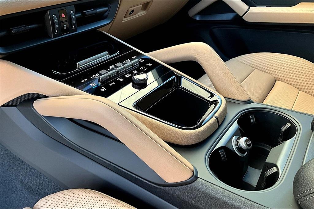 new 2025 Porsche Cayenne car, priced at $101,815