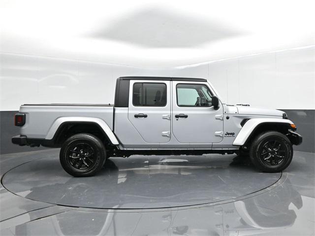 used 2022 Jeep Gladiator car, priced at $35,821