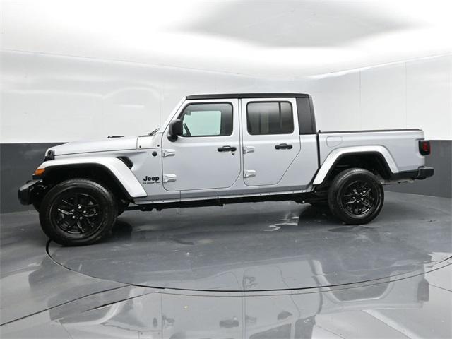 used 2022 Jeep Gladiator car, priced at $35,821