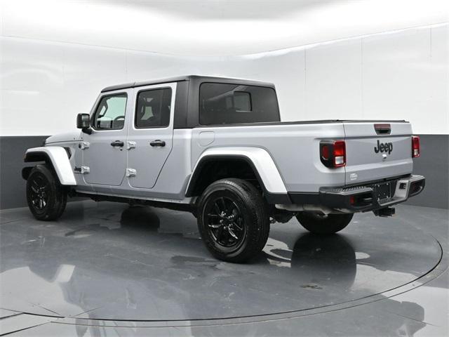 used 2022 Jeep Gladiator car, priced at $35,821