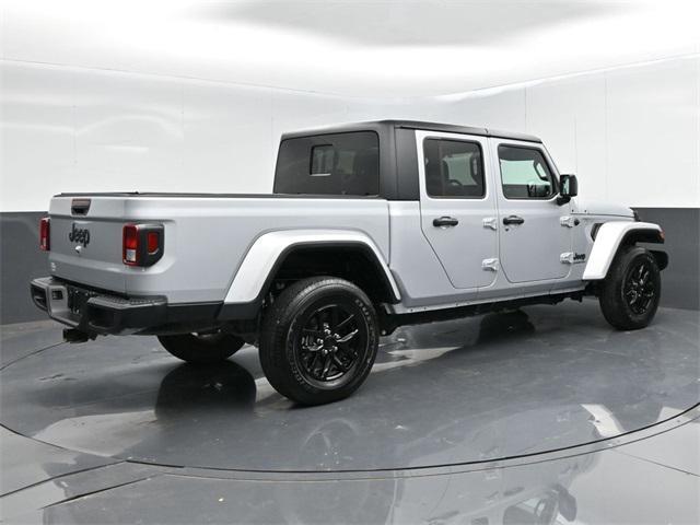 used 2022 Jeep Gladiator car, priced at $35,821