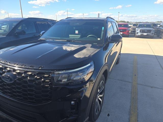 used 2025 Ford Explorer car, priced at $42,716
