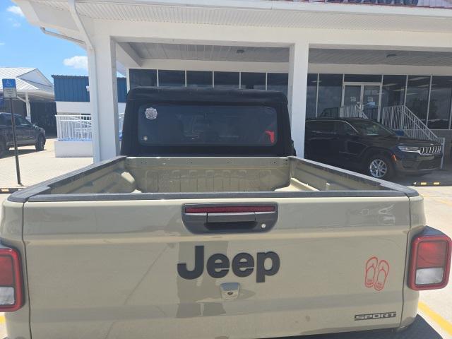 used 2020 Jeep Gladiator car, priced at $27,265