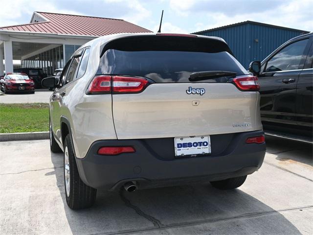 used 2015 Jeep Cherokee car, priced at $11,718