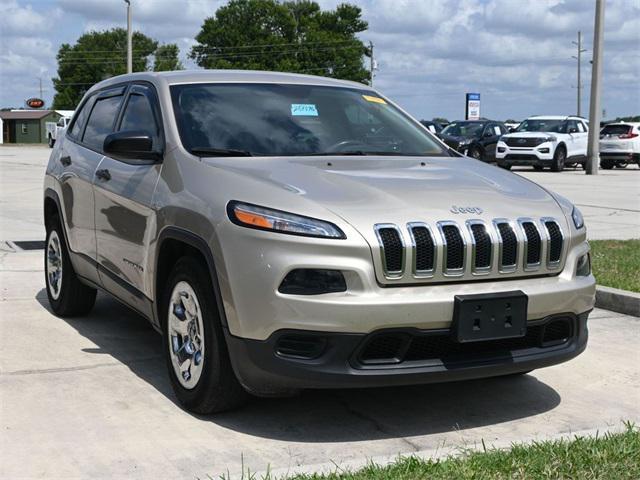 used 2015 Jeep Cherokee car, priced at $11,718