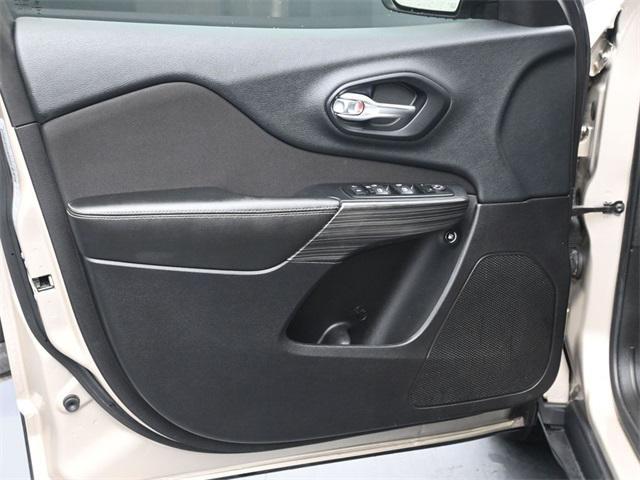 used 2015 Jeep Cherokee car, priced at $10,516