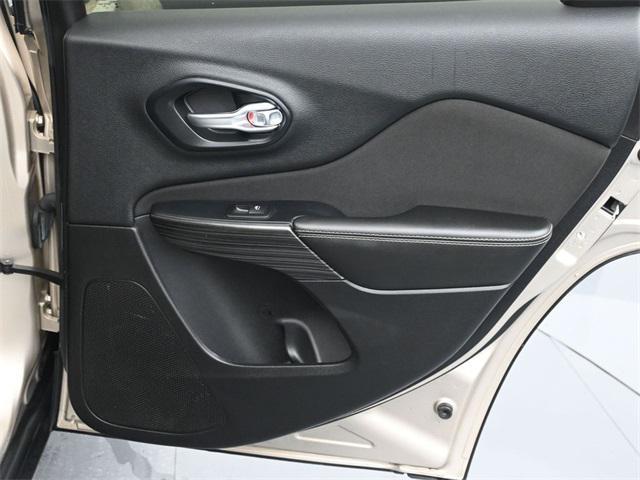 used 2015 Jeep Cherokee car, priced at $10,516