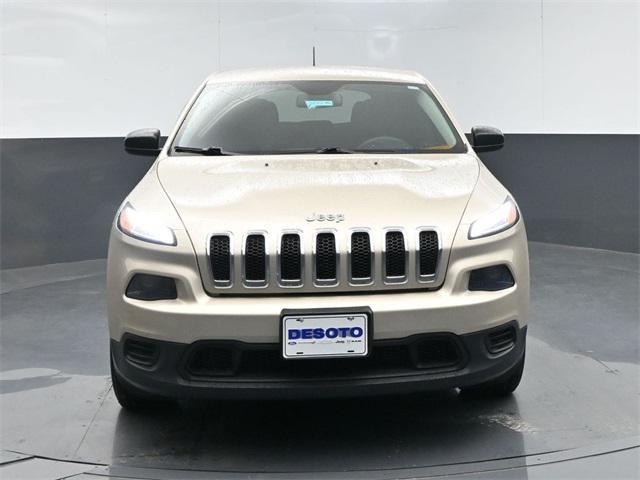 used 2015 Jeep Cherokee car, priced at $10,516