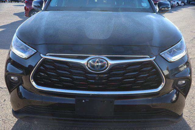 used 2021 Toyota Highlander Hybrid car, priced at $39,254