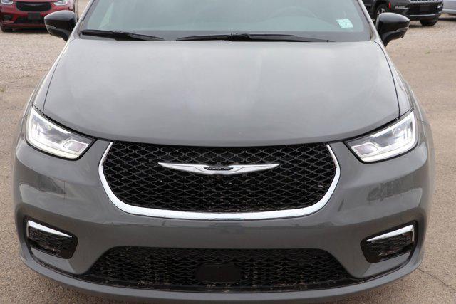 new 2025 Chrysler Pacifica car, priced at $42,180