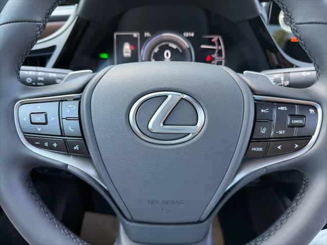 new 2025 Lexus ES 300h car, priced at $51,020