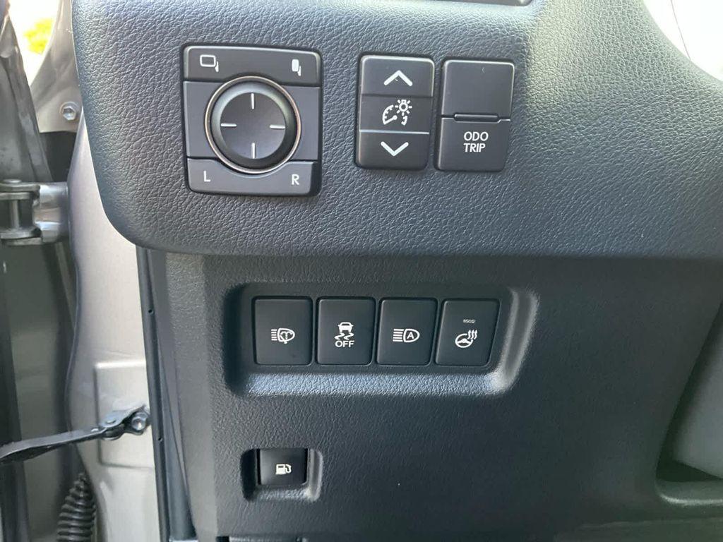 used 2023 Lexus GX 460 car, priced at $55,300