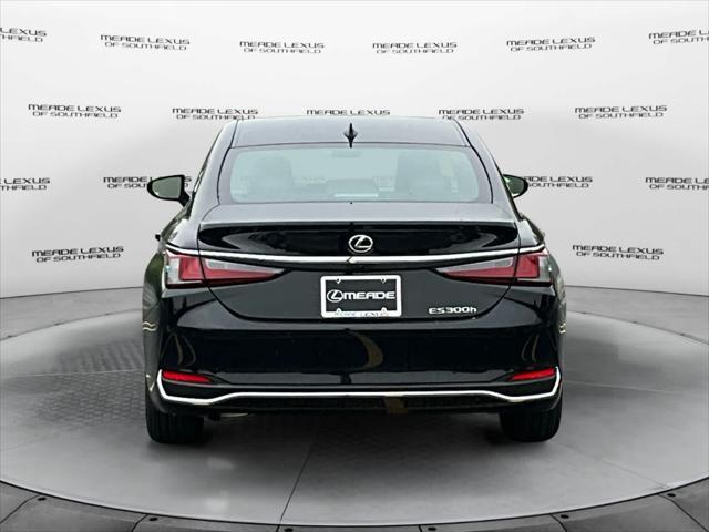 new 2025 Lexus ES 300h car, priced at $48,934
