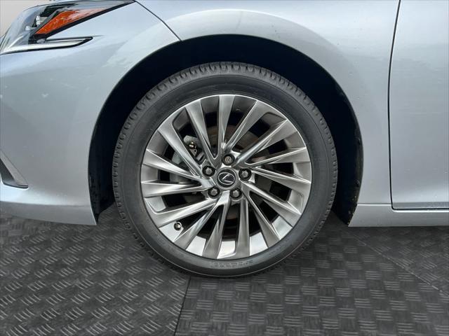 used 2022 Lexus ES 300h car, priced at $40,780