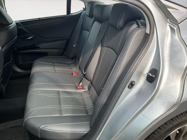 used 2022 Lexus ES 300h car, priced at $40,780