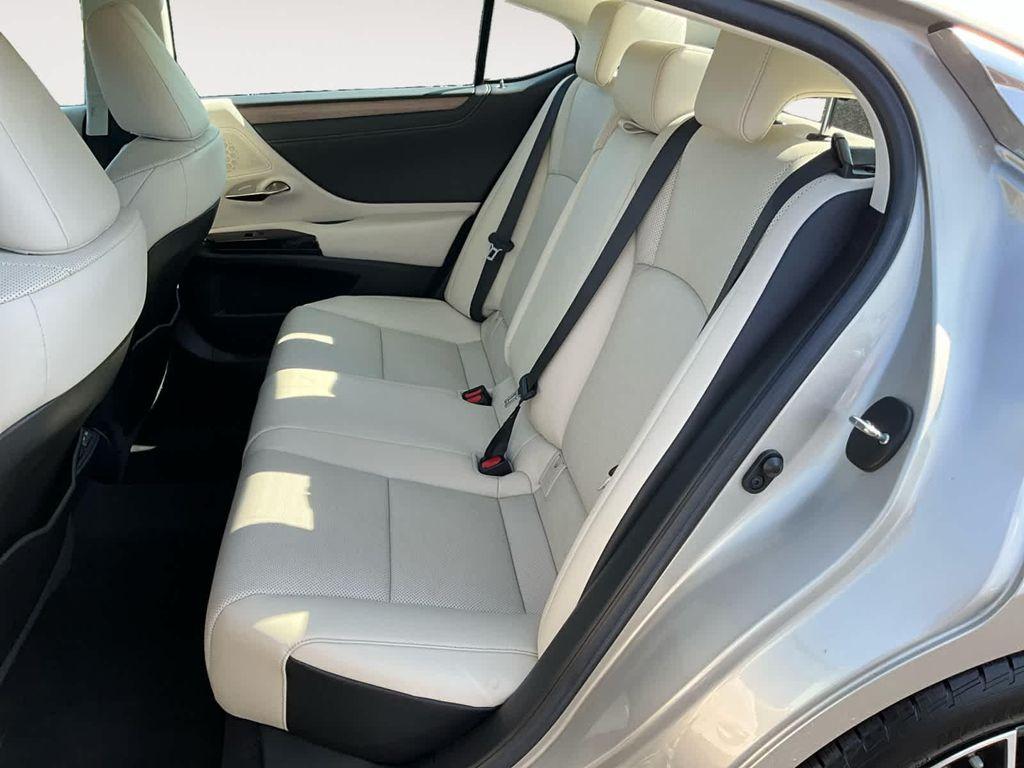 used 2023 Lexus ES 350 car, priced at $39,000