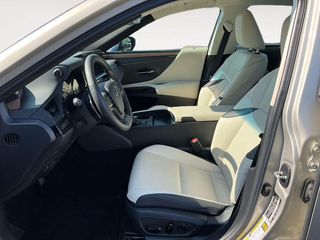 used 2023 Lexus ES 350 car, priced at $39,000