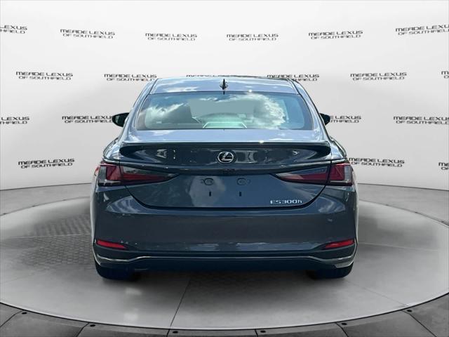new 2025 Lexus ES 300h car, priced at $52,844