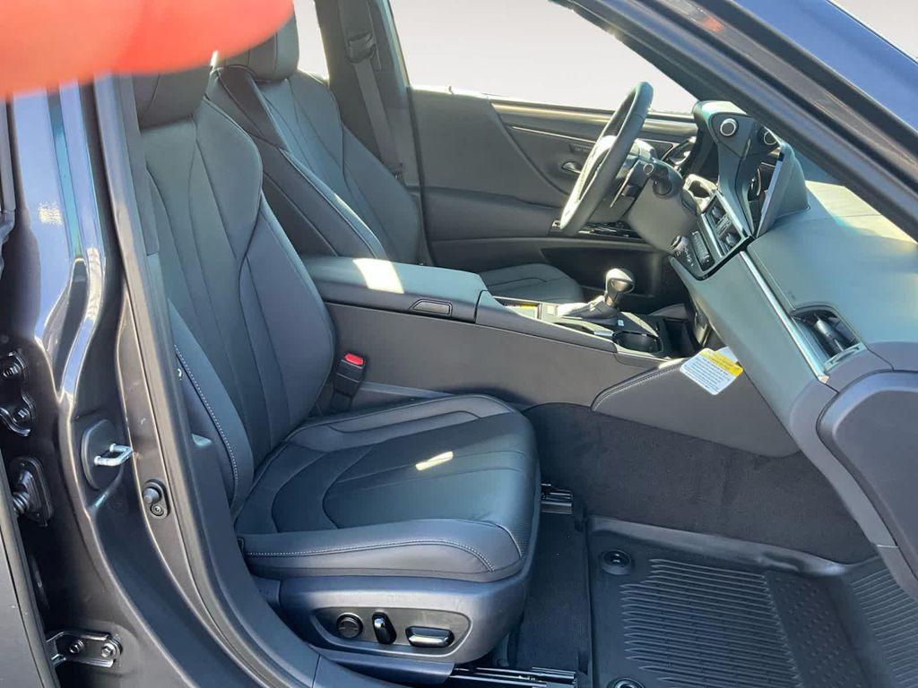 new 2025 Lexus ES 350 car, priced at $56,245