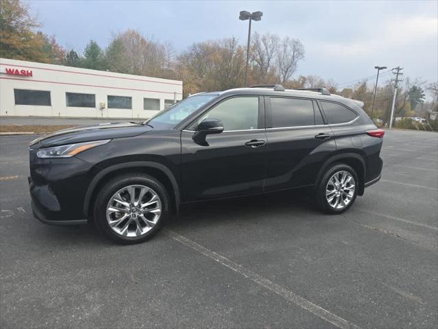 used 2023 Toyota Highlander car, priced at $43,995