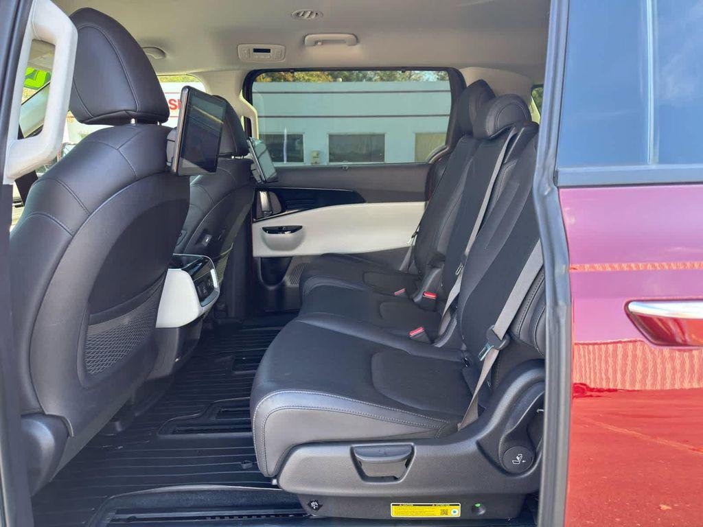 used 2024 Kia Carnival car, priced at $35,790