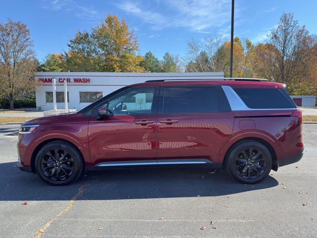used 2024 Kia Carnival car, priced at $35,790