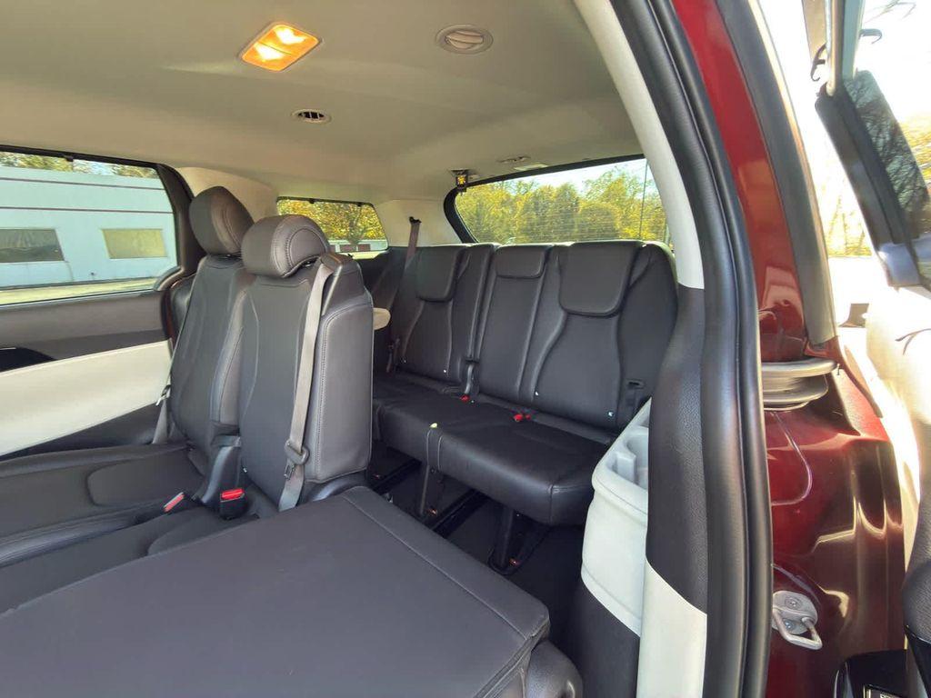 used 2024 Kia Carnival car, priced at $35,790