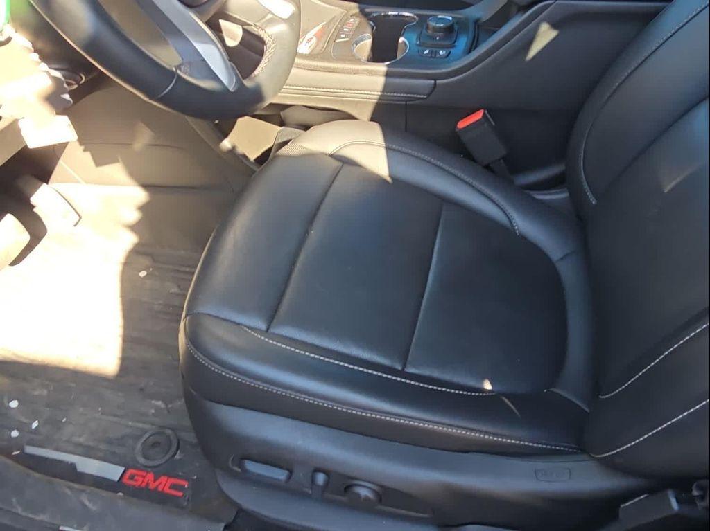 used 2023 GMC Acadia car, priced at $27,634