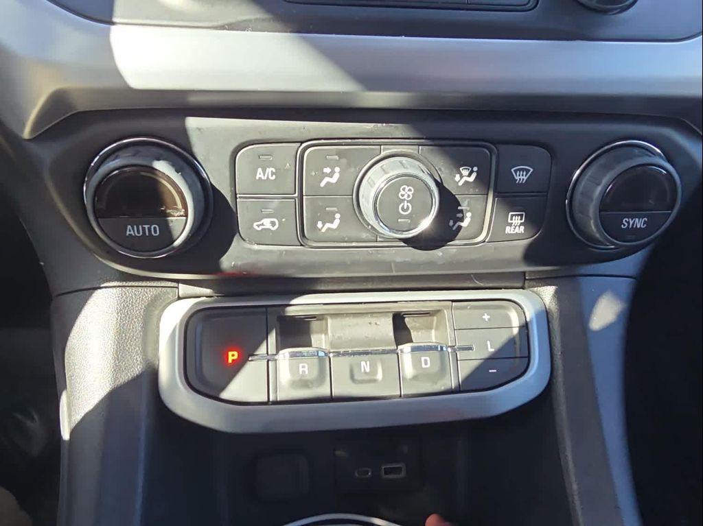 used 2023 GMC Acadia car, priced at $27,634