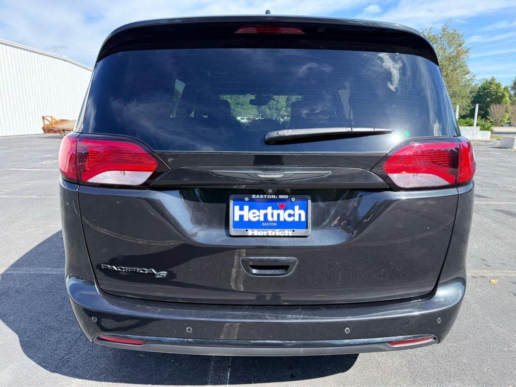 used 2018 Chrysler Pacifica car, priced at $13,714