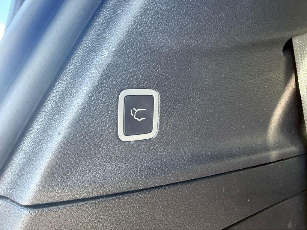 used 2018 Chrysler Pacifica car, priced at $13,714