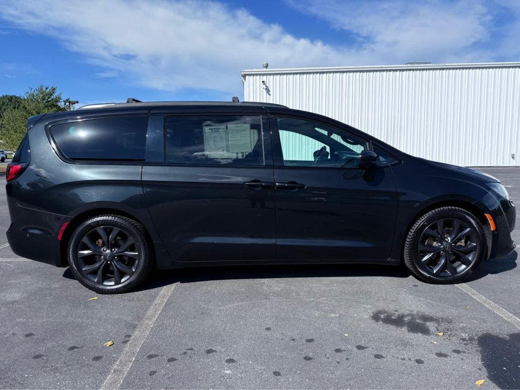 used 2018 Chrysler Pacifica car, priced at $13,714