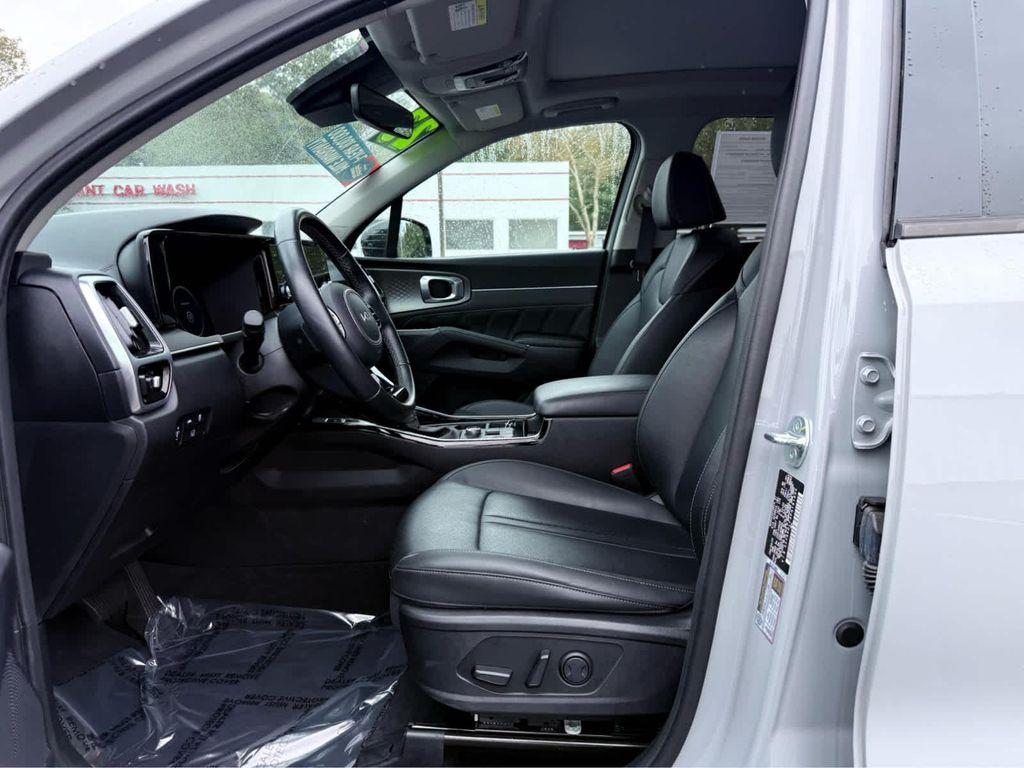 used 2023 Kia Sorento car, priced at $32,487