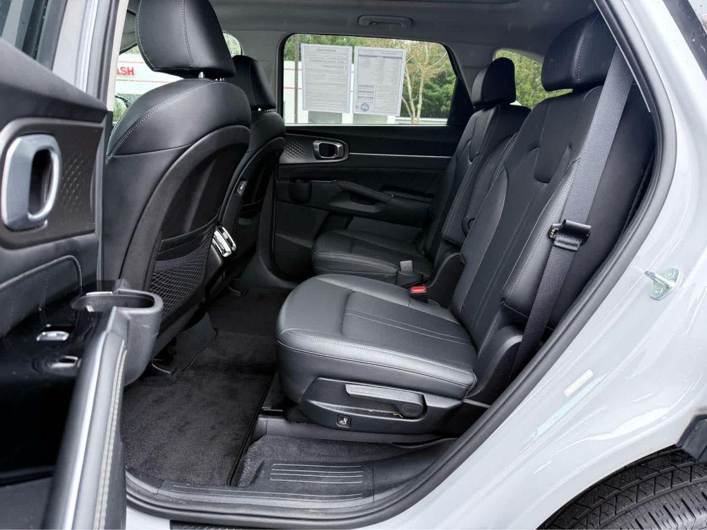 used 2023 Kia Sorento car, priced at $32,487