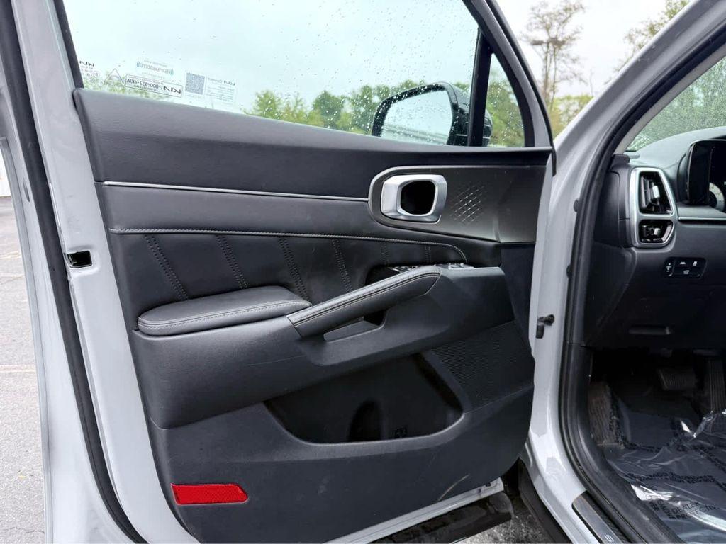 used 2023 Kia Sorento car, priced at $32,487