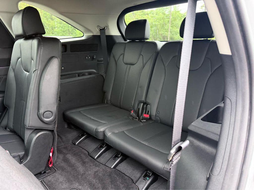 used 2023 Kia Sorento car, priced at $32,487