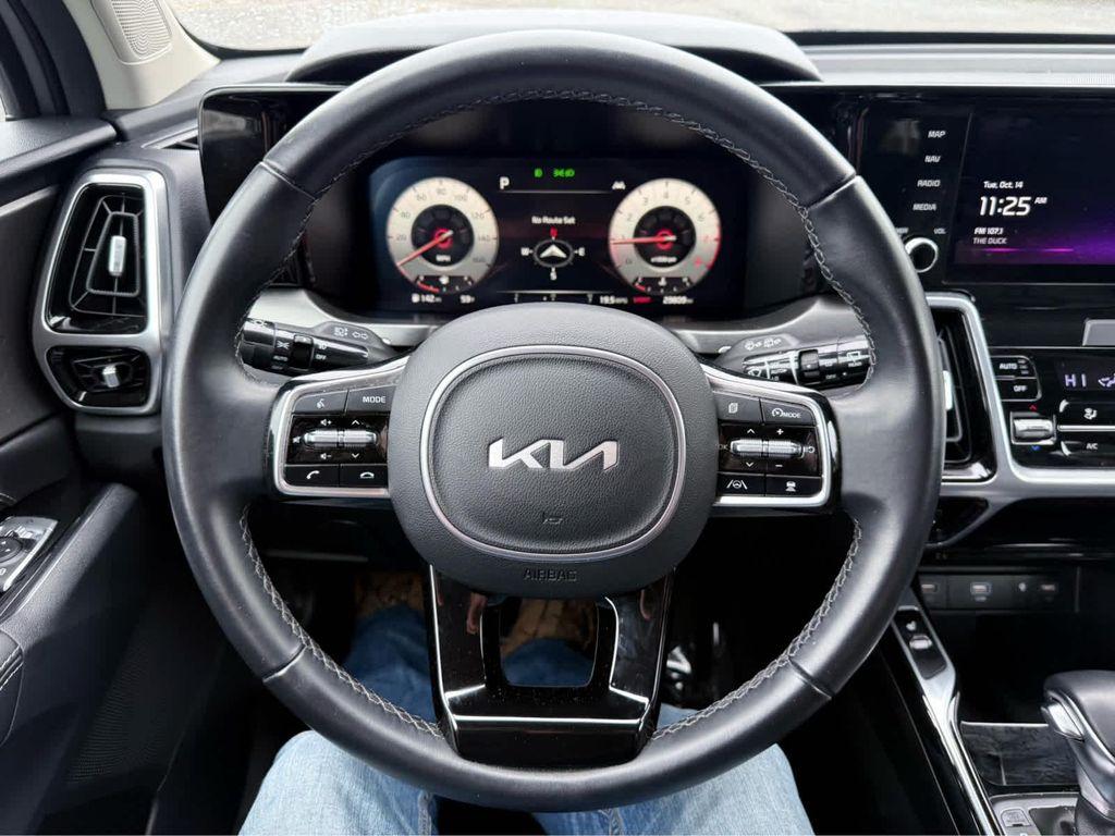used 2023 Kia Sorento car, priced at $32,487