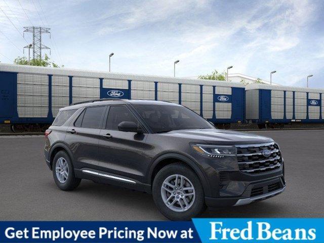 new 2025 Ford Explorer car, priced at $40,992