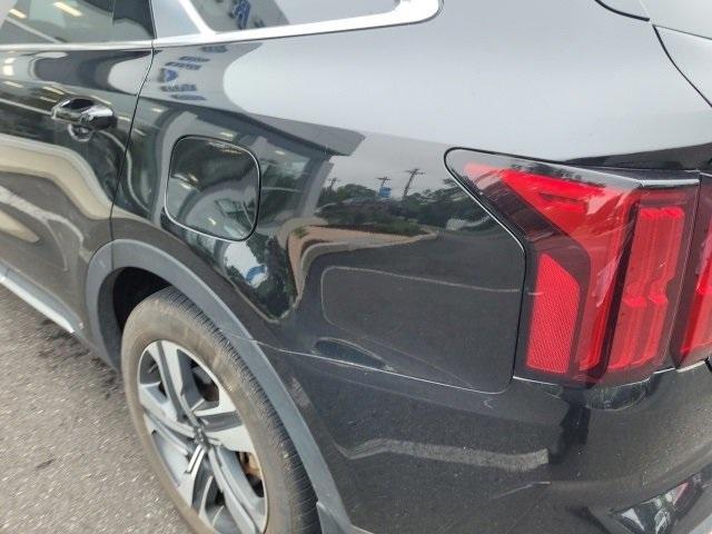 used 2022 Kia Sorento Plug-In Hybrid car, priced at $30,500